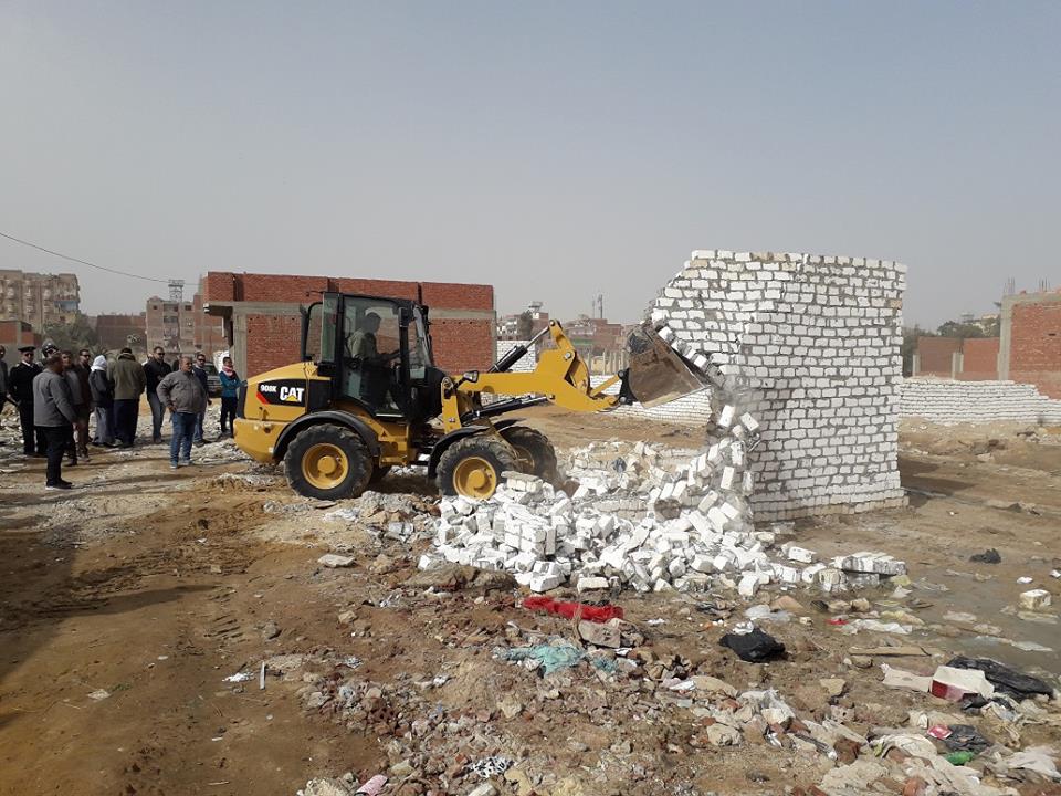 تنفيذ 12 قرار إزالة علي اراضي أملاك الدولة بجناين السويس