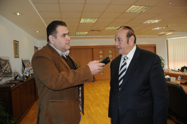 محرر الجمهورية اون لاين مع  رئيس جامعة النيل الأهلية