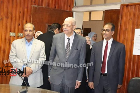 رئيس جامعة المنوفية  يشيد بلجان الإمتحانات ووحدة التصحيح الإلكتروني بكلية الآداب