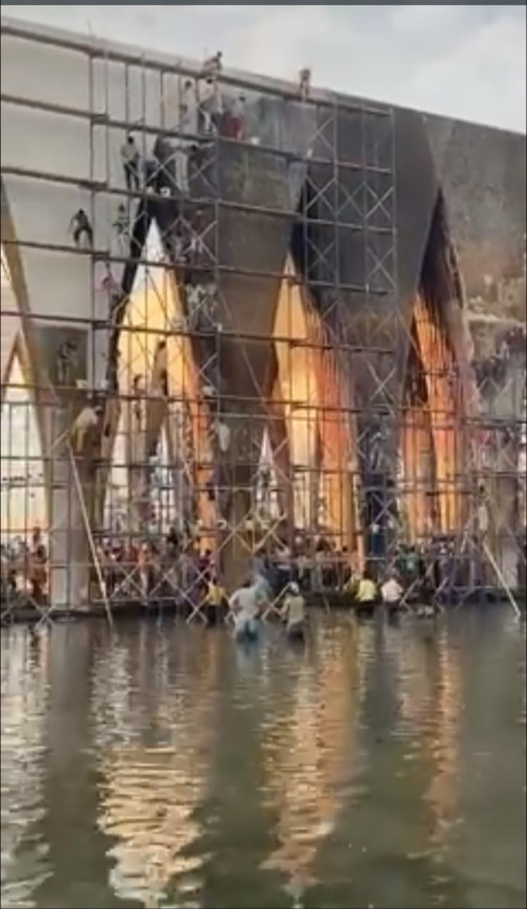 سميح ساويرس: الانتهاء من إصلاح جميع التلفيات والأضرار ظهر غد الخميس