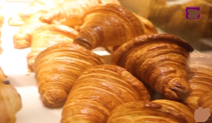 الكرواسون الفرنسى الشهير