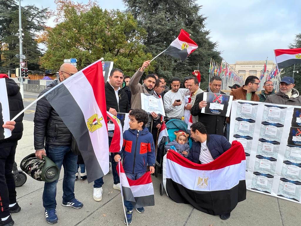 بالهتافات والاعلام..