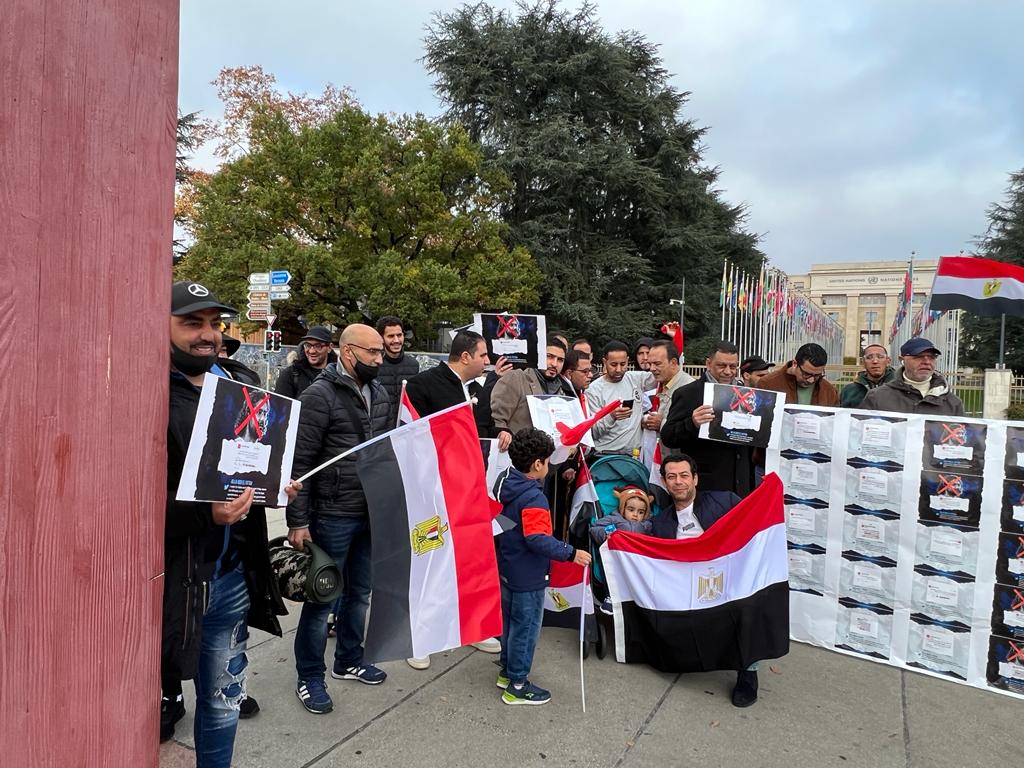 بالهتافات والاعلام..