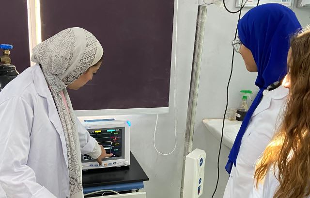 الطب البيطرى بجامعة بدر تنظم ورشة عمل للطلاب بمستشفى الحيوانات.. صور