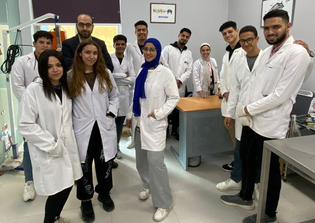 الطب البيطرى بجامعة بدر تنظم ورشة عمل للطلاب بمستشفى الحيوانات.. صور