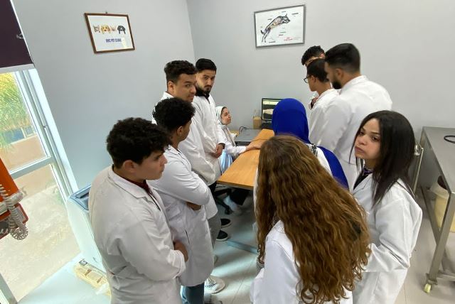 الطب البيطرى بجامعة بدر تنظم ورشة عمل للطلاب بمستشفى الحيوانات.. صور
