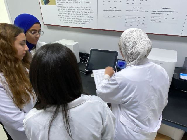 الطب البيطرى بجامعة بدر تنظم ورشة عمل للطلاب بمستشفى الحيوانات.. صور