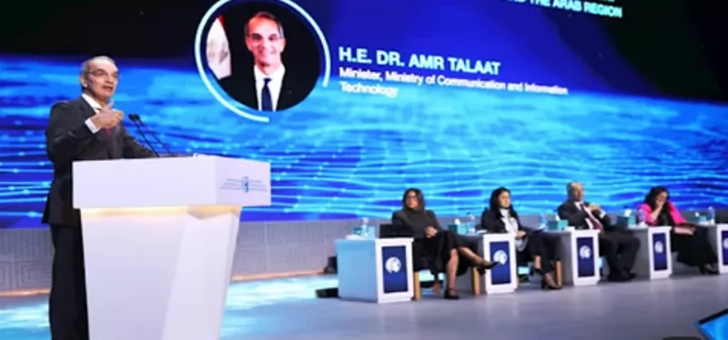 الدكتور عمرو طلعت وزير الاتصالات