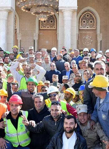 الرئيس السيسى يتفقد عدد من المشروعات بالعاصمة الجديدة