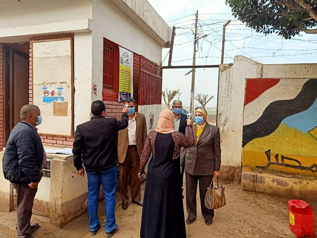 مدير ووكيل تعليم القليوبية يتابعان سير العملية التعليمية والإدارية بإدارتى طوخ وقها