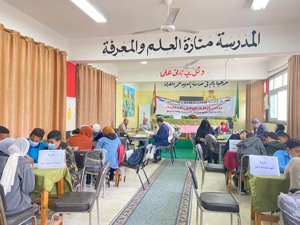 العبور الإعدادية بنات أوائل الطلبة بمركز الإسماعيلية ..صور