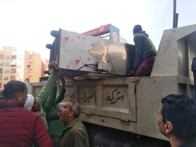 جهاز الشروق يشن حملة إشغالات بالتعاون مع الشرطة.. بالصور 