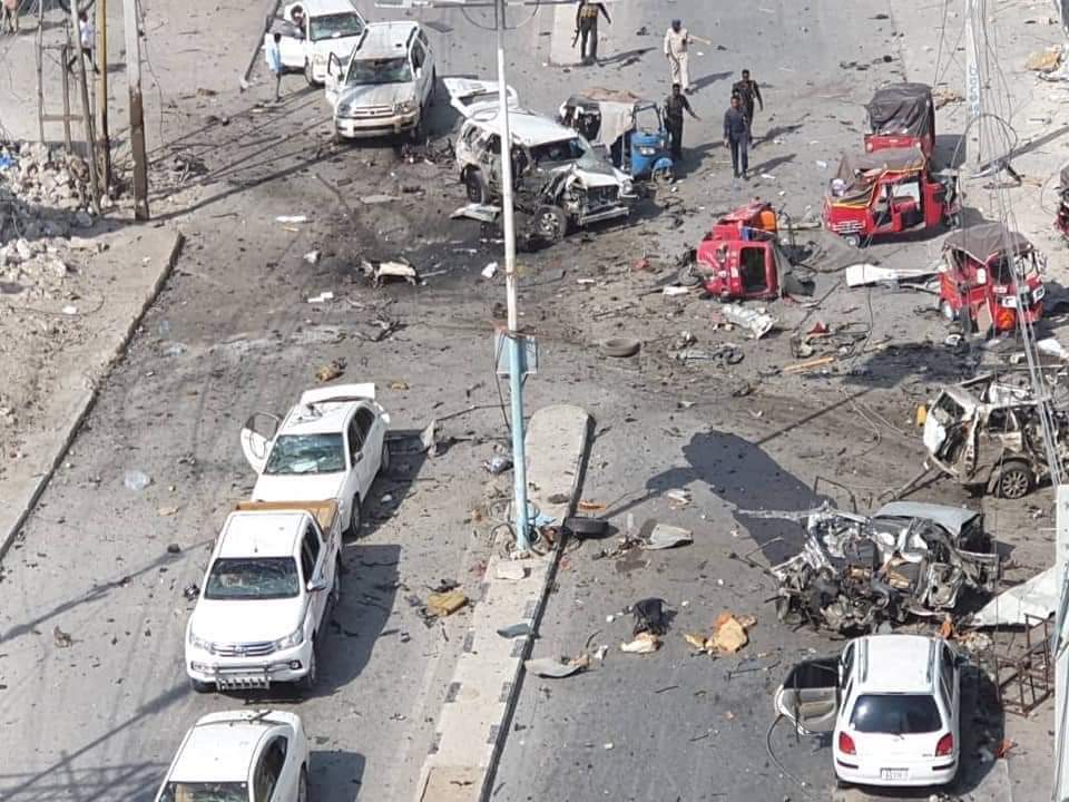 عاجل .. تفجير انتحاري قرب القصر الرئاسي في العاصمة الصومالية مقديشو