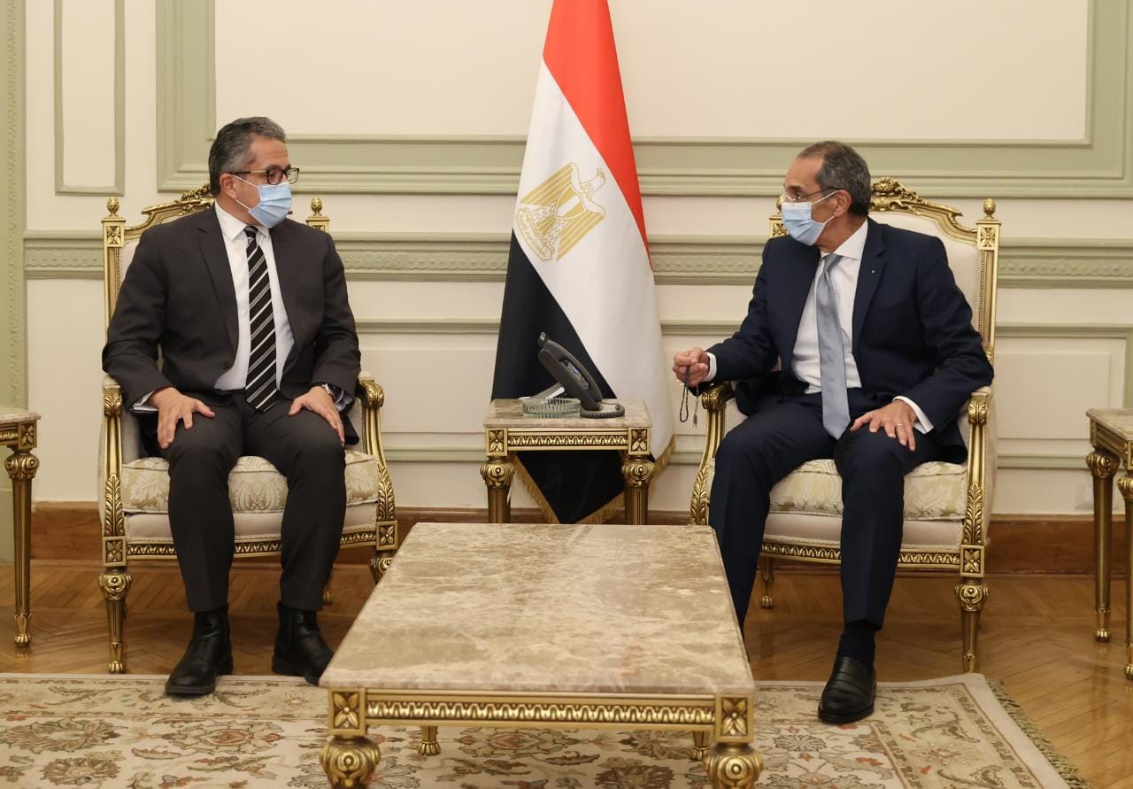 وزيرا السياحة  والاتصالات يتفقان على إنشاء تطبيق على الهاتف المحمول (موبايل ابليكيشن) لتقديم الخدمات للسائحين