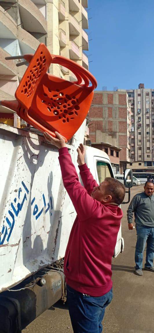  ١٣ محضر اشغال وتعدي على الطريق العام بحي شرق شبرا الخيمة
