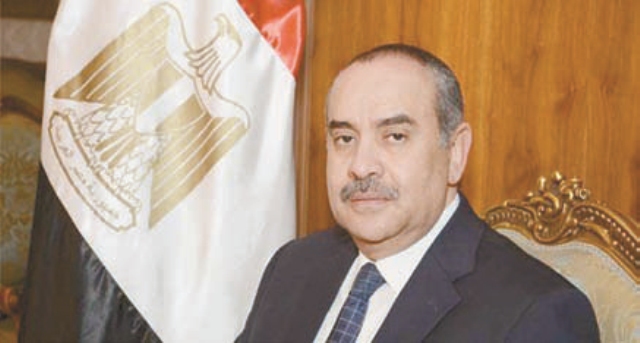 الطيار محمد منار وزير الطيران المدني