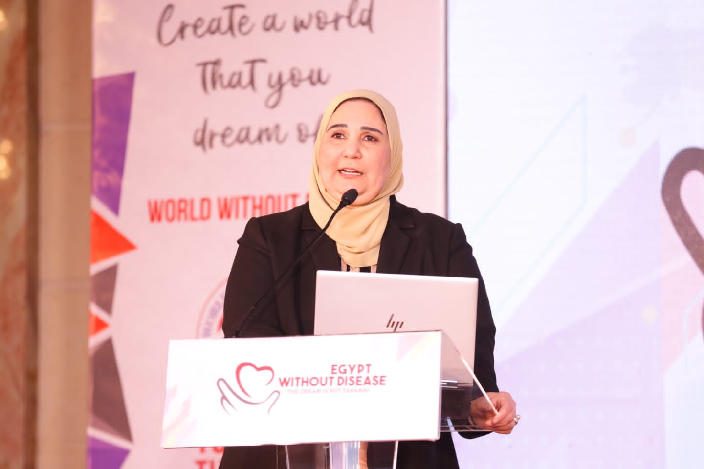 نيفين القباج وزيرة التضامن الاجتماعي