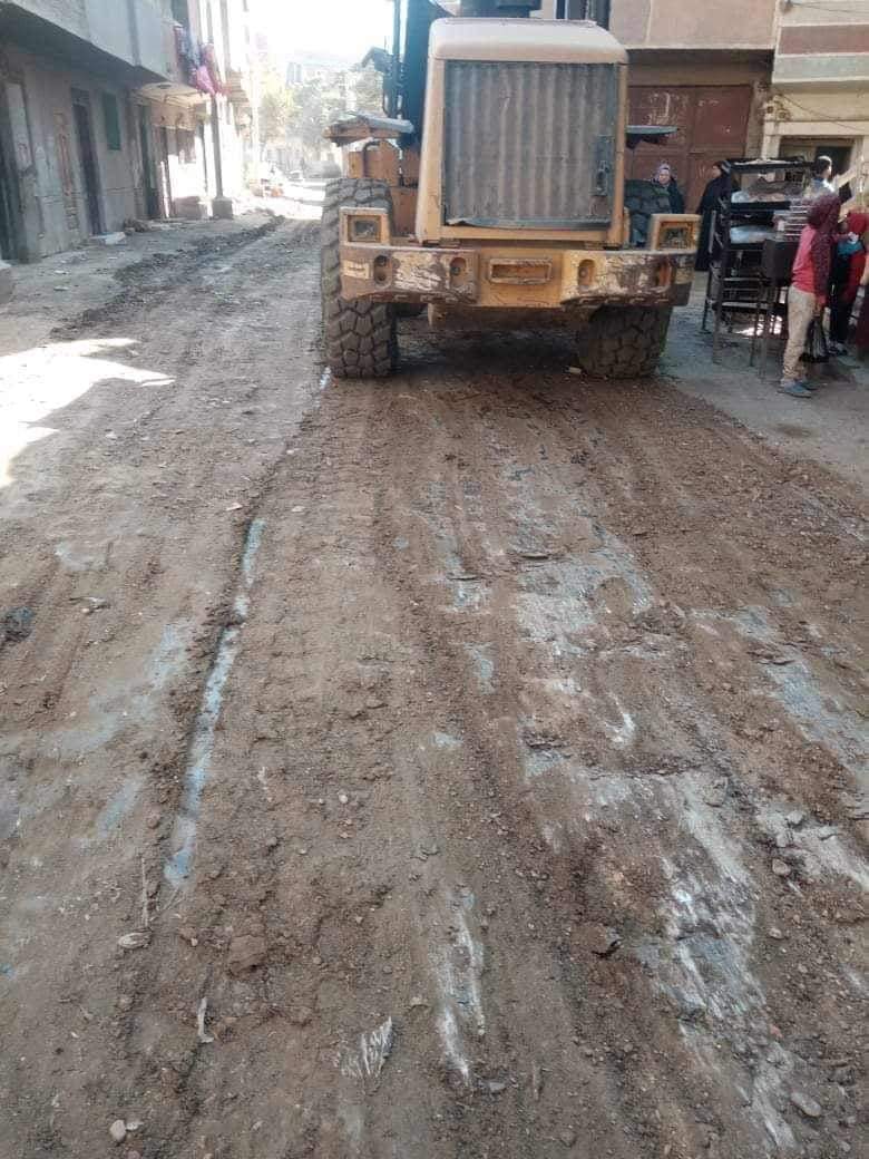   تنفيذ أعمال رصف وتمهيد الطرق والشوارع بمراكز المنيا 