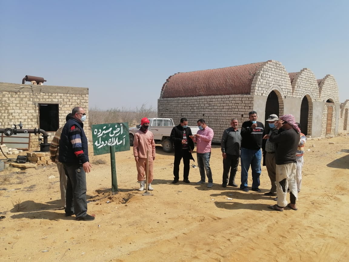 استرداد 295 فدانا من غير الجادين بوادى النطرون ..صور   