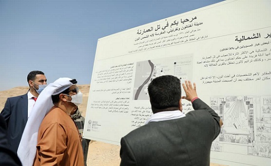 السفير الإماراتي الدكتور حمد الشامسي يزور المنطقة الأثرية في تل العمارنة بالمنيا