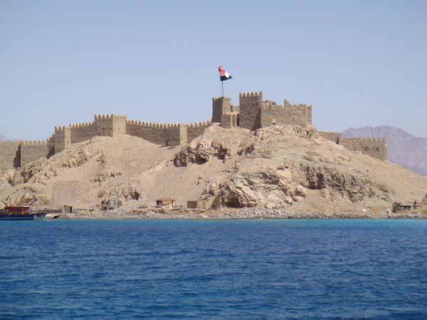 فى الذكرى 33 لعودة طابا.. خبير آثار يرصد 10 معلومات عن التحكيم والعودة والمقومات السياحية 