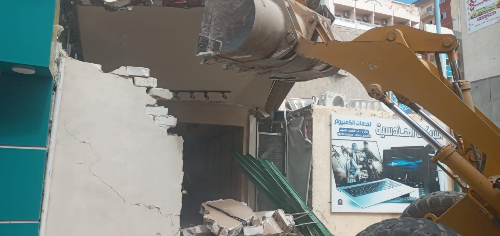 حملات مكبرة لإزالة التعديات علي الاراضي بمدن مطروح