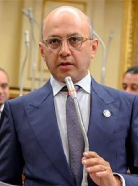 الدكتور هشام حسين