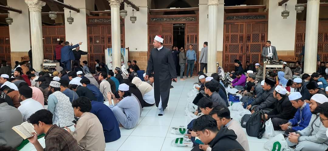 الأزهر يكثف جهوده لتجهيز مائدة الإفطار الجماعي لـ ٥ آلاف طالب 