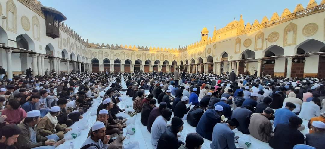الأزهر يكثف جهوده لتجهيز مائدة الإفطار الجماعي لـ ٥ آلاف طالب 