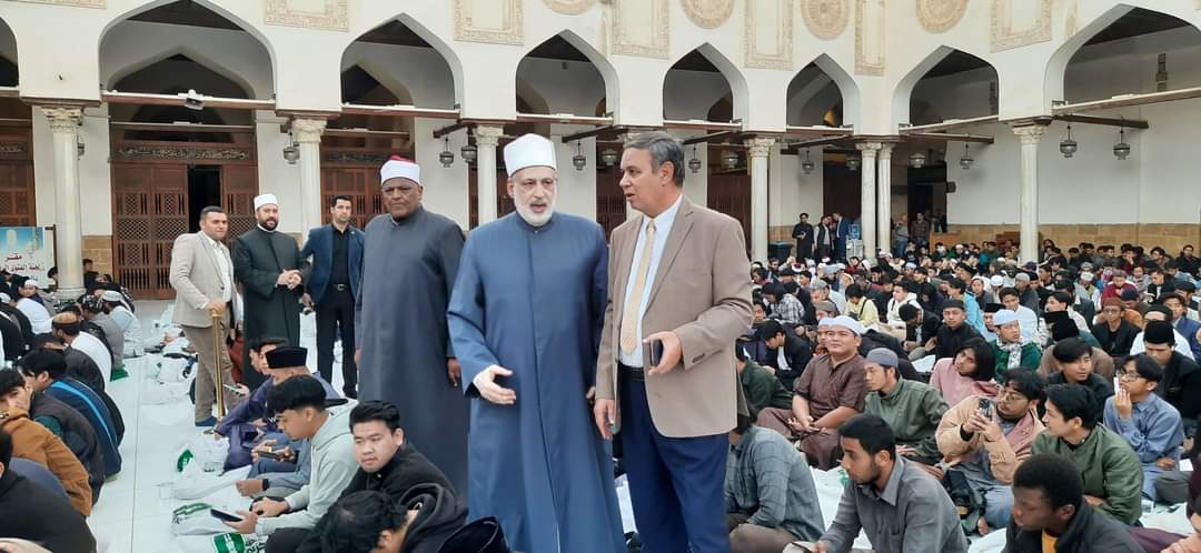 الأزهر يكثف جهوده لتجهيز مائدة الإفطار الجماعي لـ ٥ آلاف طالب 