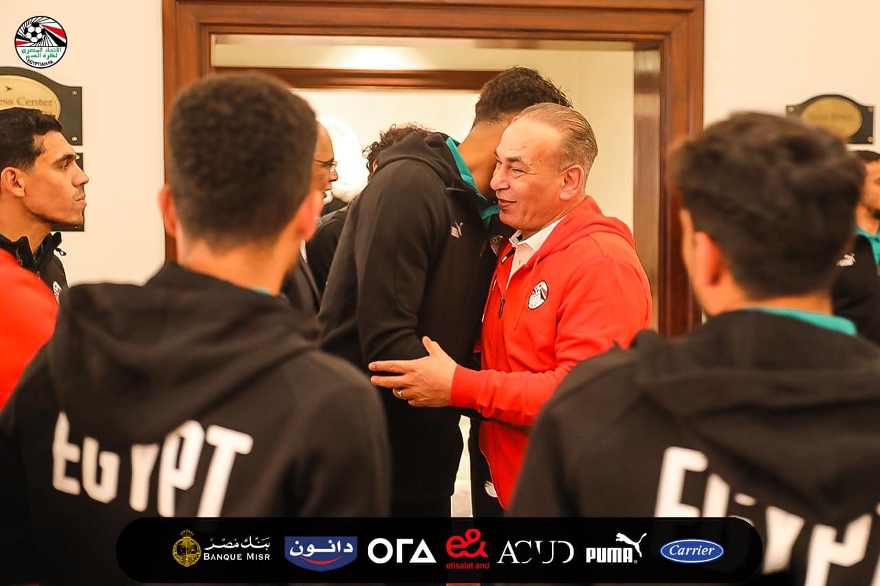 جهاز المنتخب يجتمع باللاعبين إستعداداً للدورة الودية بالقاهرة