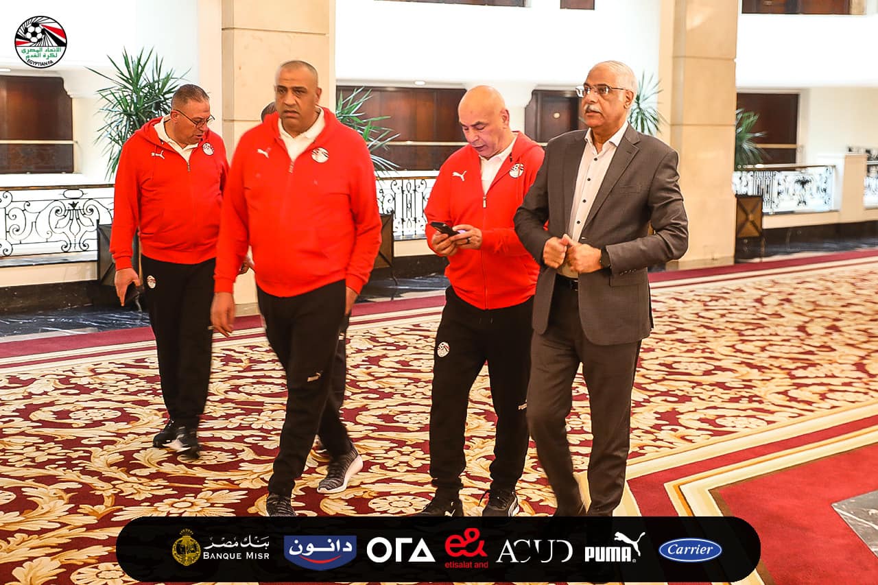 جهاز المنتخب يجتمع باللاعبين إستعداداً للدورة الودية بالقاهرة