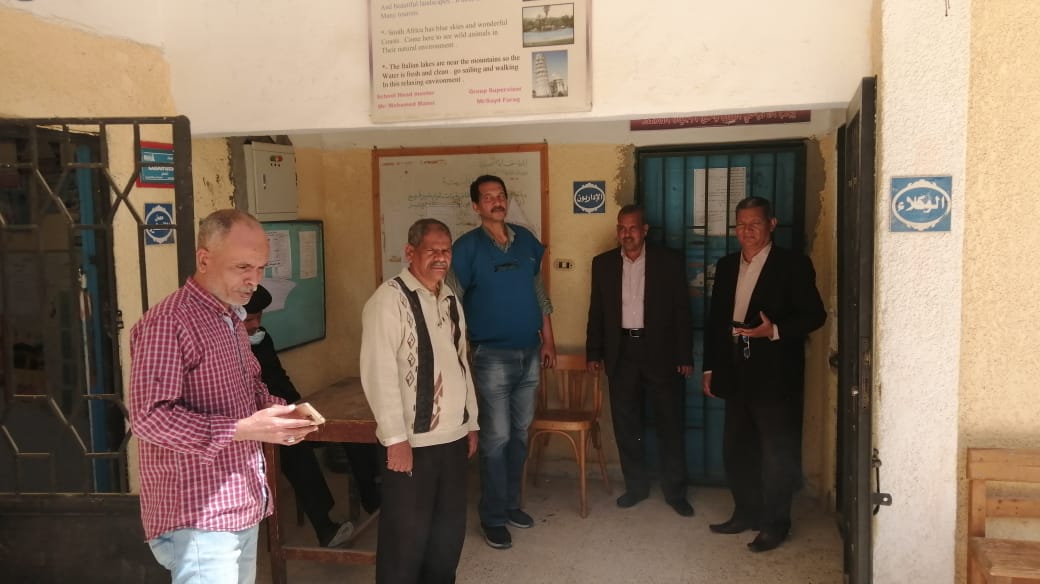بالصور .. إنتظام صرف المنحة للعمالة غير منتظمة  بالبحرالأحمر