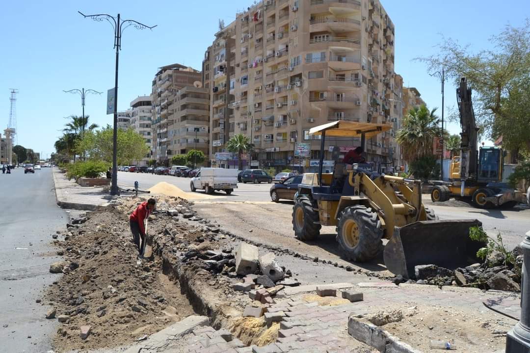 متابعة المرافق العامة ومشروعات الرصف والتطوير بالسويس 