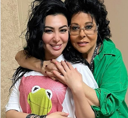 ميرهان حسين وإسعاد يونس 