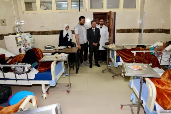محافظ المنوفية يفاجئ مستشفى الهلال ويكافئ التمريض 