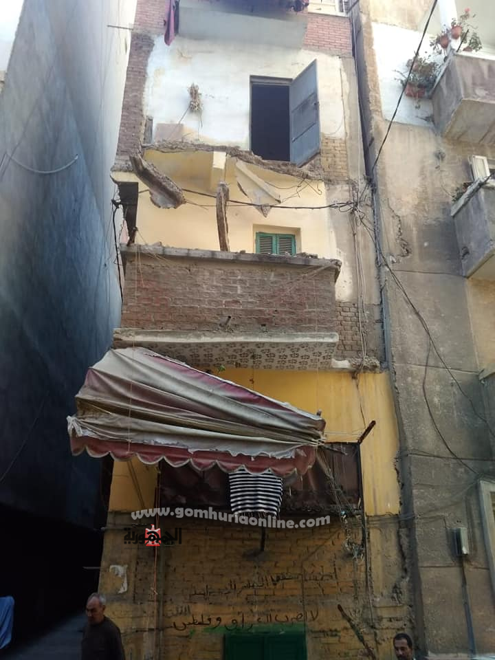 العقارالذى شهد انهياربلكونه بالطابق الثانى به