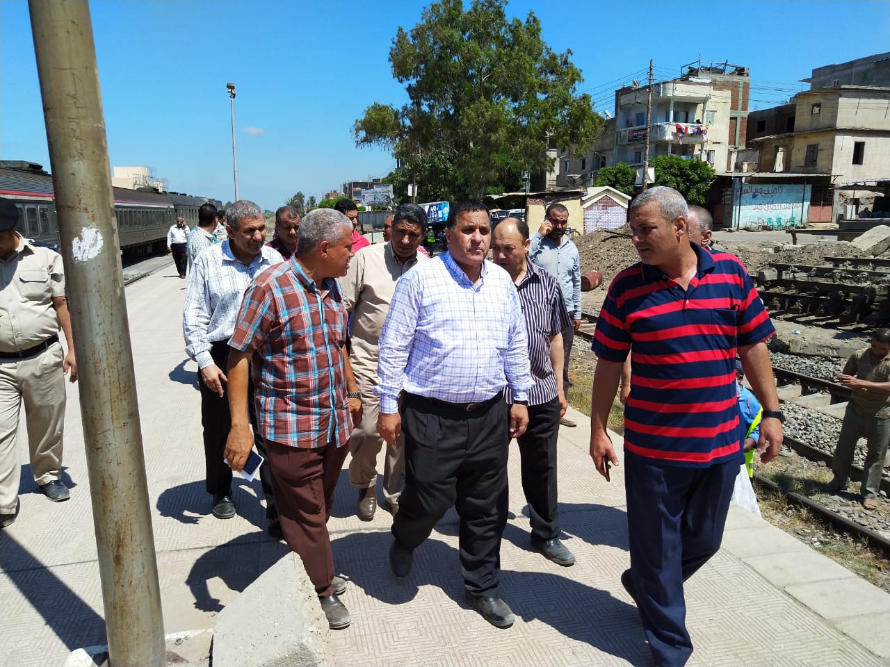 رئيس السكة الحديد يتفقد أعمال تطوير المحطات وكهربة الإشارات بغرب الدلتا..صور