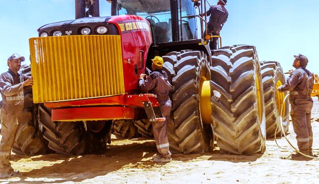 انطلاق المرحلة الأولى من خطة استصلاح 181 ألف فدانا فى المنيا.. بالصور