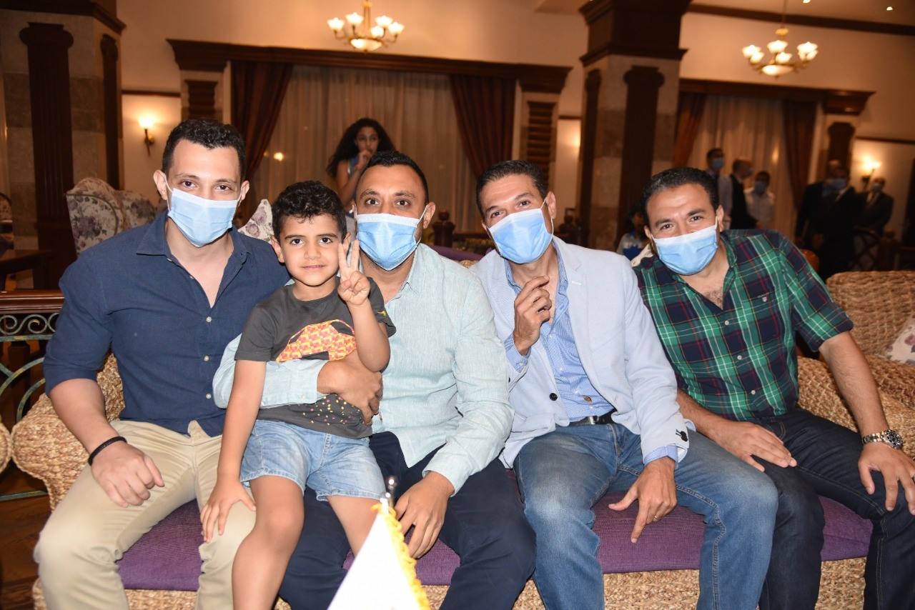 نادي الصيد يمنح أسرة الشهيد 