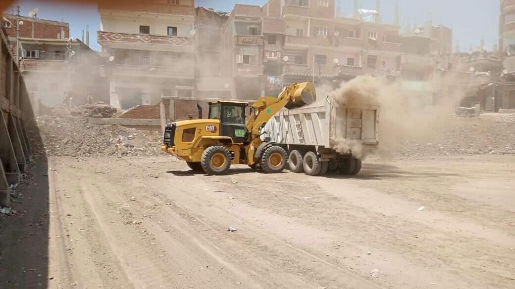 التدخل السريع بالشرقية ترفع 110300 طن قمامة ومخلفات  