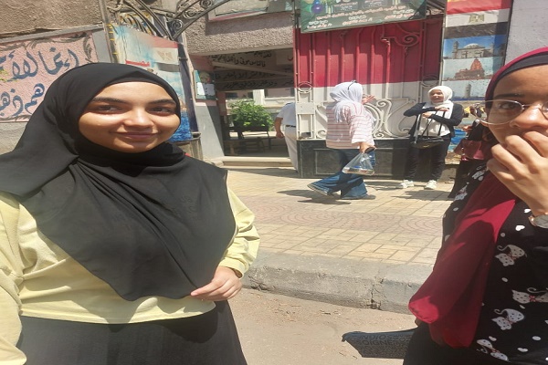 طالبات الثانوية العامة 