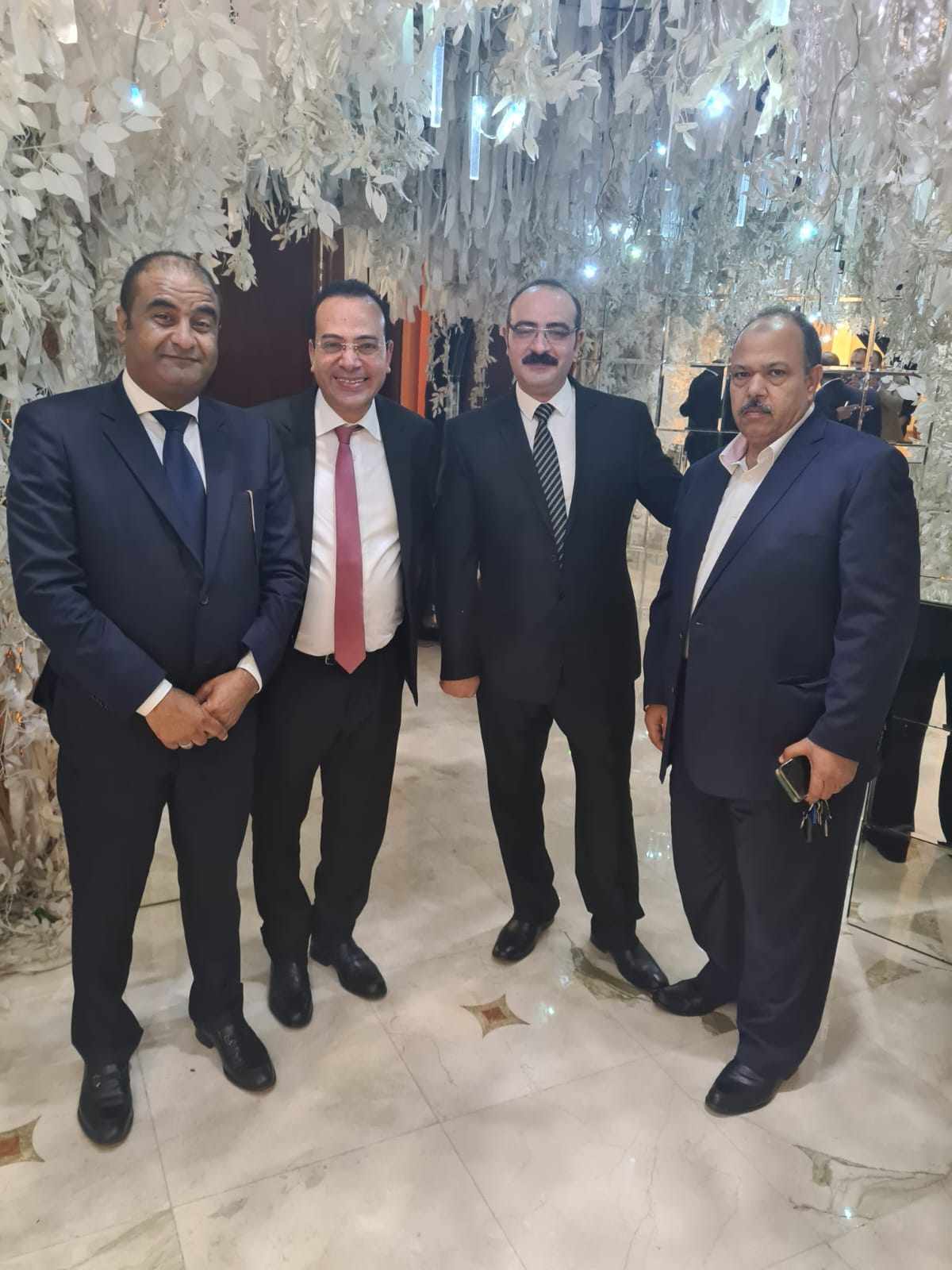 ألف مبروك الزفاف السعيد