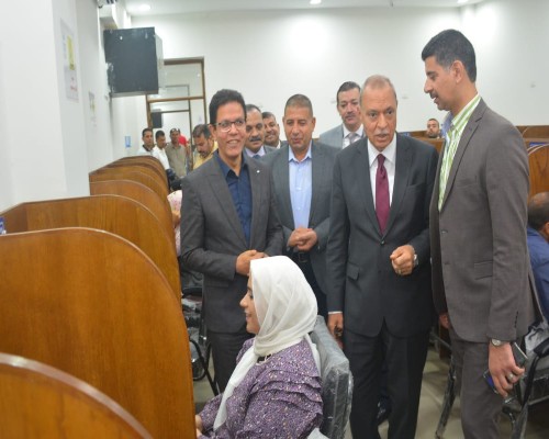 محافظ القليوبية. رئيس جامعة بنها. 