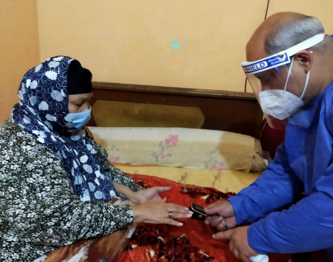 70 فريق لمتابعة مبادرة السيسى لحالات العزل المنزلي بصحة الغربية -صور