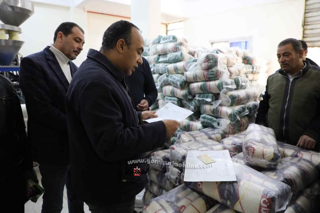 ضبط مخزن تعبئة بقرية صندفا مركز بني مزار به 23.5 طن أرز محتكر 