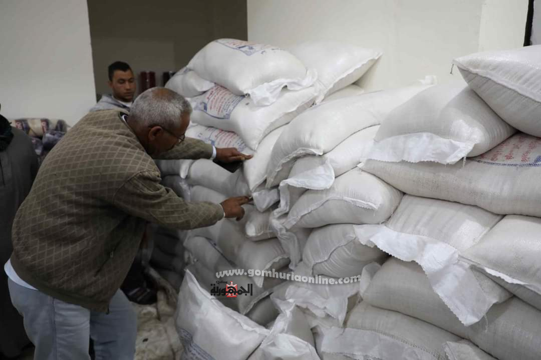 ضبط مخزن تعبئة بقرية صندفا مركز بني مزار به 23.5 طن أرز محتكر 