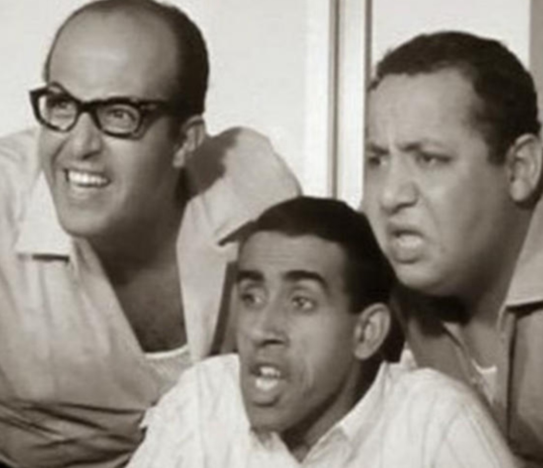 فرقه ثلاثي أضواء المسرح 