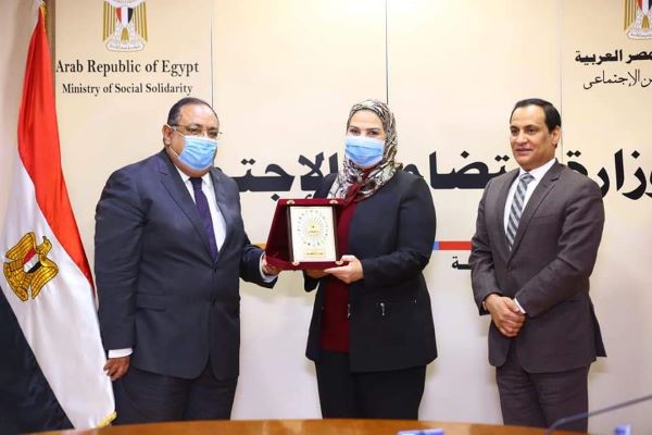 بروتوكول تعاون بين وزارة التضامن وجامعة حلوان لإنشاء وحدة فى الحرم الجامعى.. بالصور