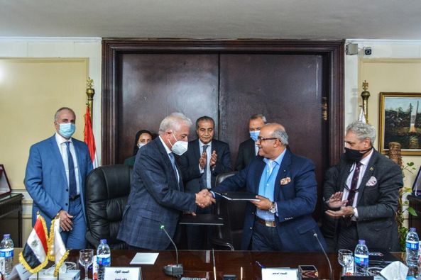 وزير التموين: إنشاء منطقة لوجستية لمراكز الفرز والتعبئة والتخزين وسوق جملة للمنتجات الغذائية بمدينة الطور